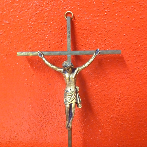Vintage Brass INRI 10”x 5” Crucifix, Jesus Christ on Cross - Picture 2 of 4